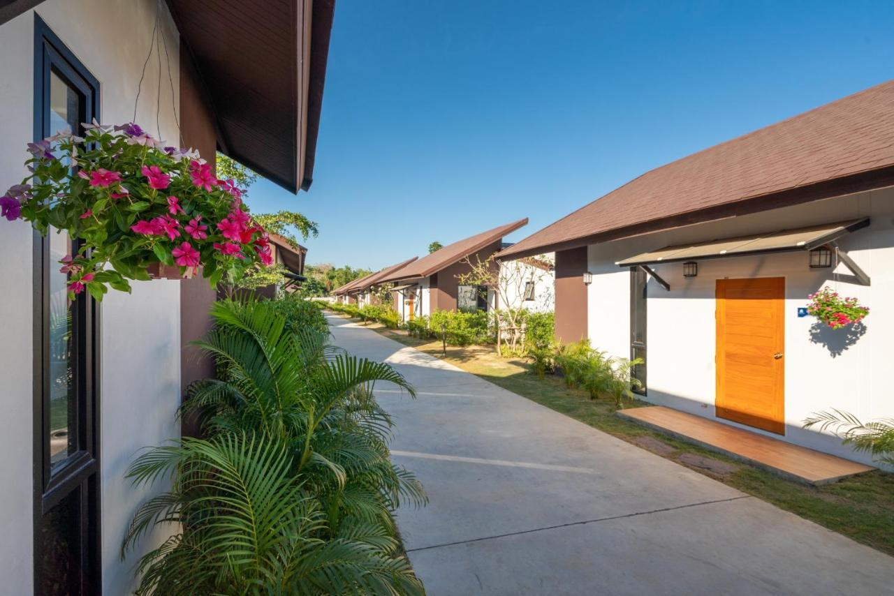 Hotel Thames Tara Pool Phuket - Sha Extra